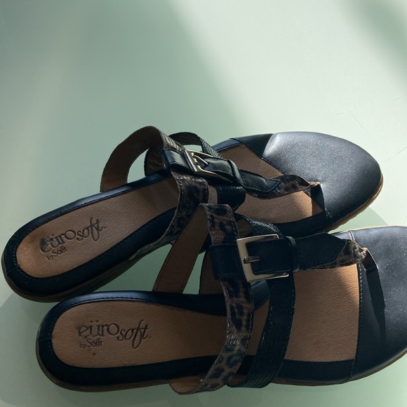 EUC - Euro soft by Sofft sandals. Leopard and black straps, gold buckle Size 8.5 - Picture 4 of 5